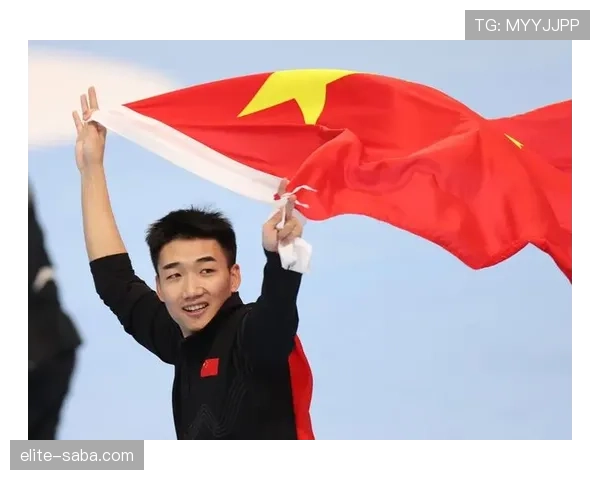 高亭宇训练完直接去吃自助，教练在后面追着喊别拿那么多三文鱼